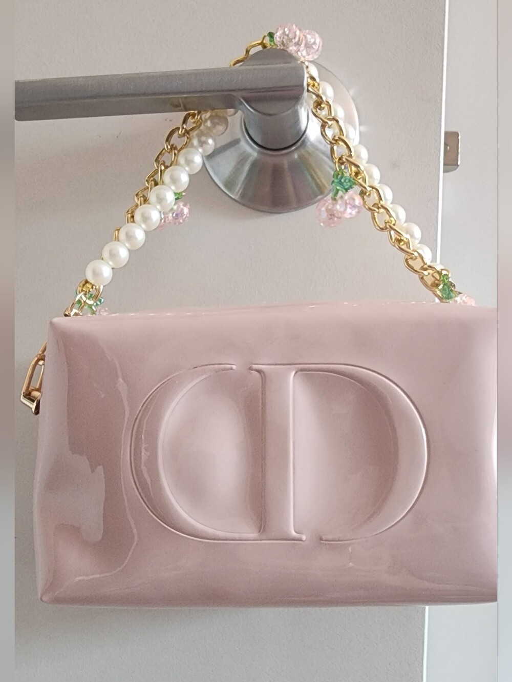Dior Light Pink Patent CD logo Zip Pouch Clutch Bag With Pearl Gold Chain Strap - Picture 2 of 10